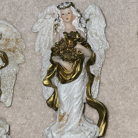 THREE CERAMIC ANGEL FIGURINES + 2 BONUS NATIVITY FIGURINES GUC SEE PICS - Picture 3 of 8